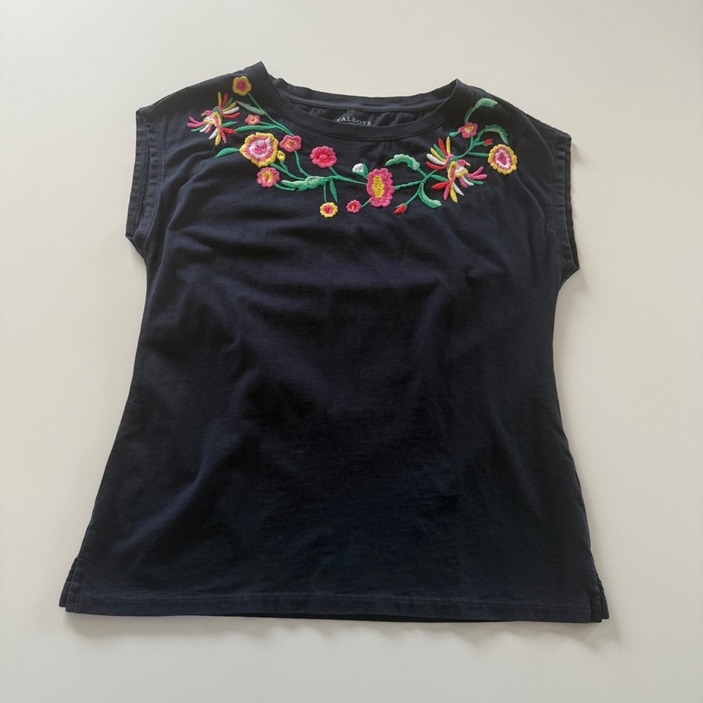 Talbots-Floral-Navy-Embroidered-Floral-Cap Sleeve-Top-Spring-Colorful-Petite M